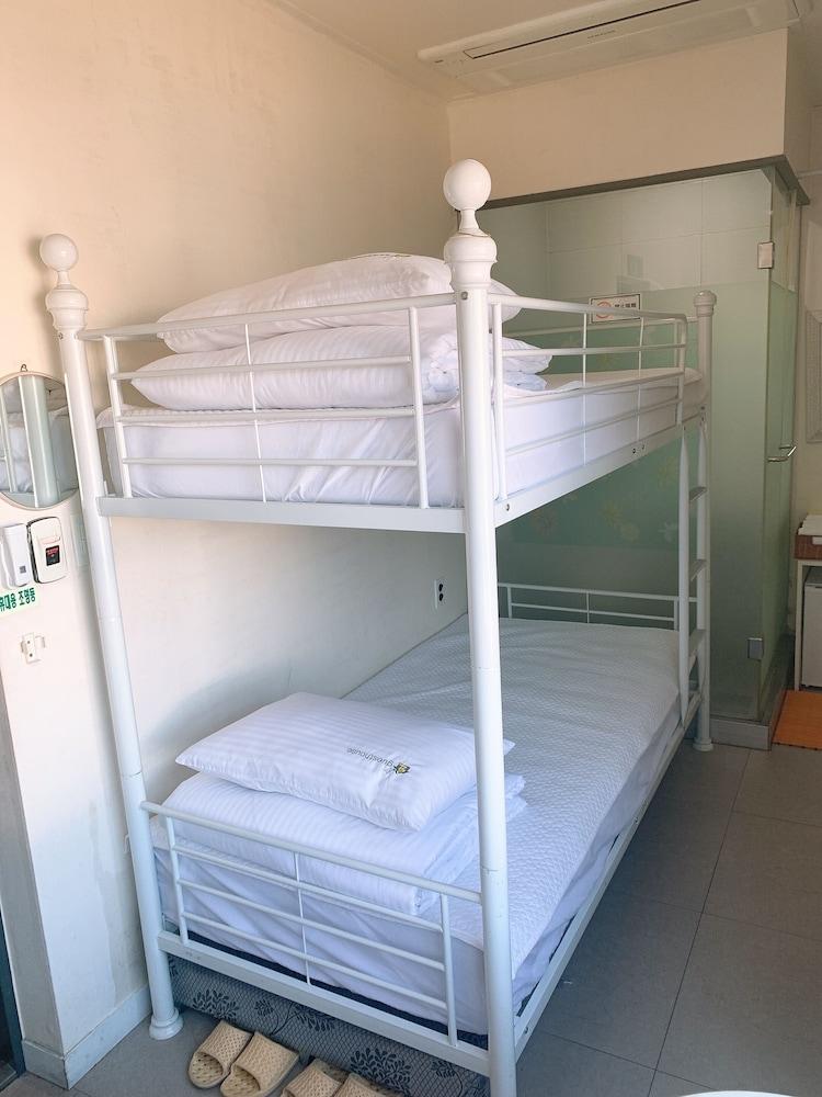 24 Guesthouse Kyunghee University Сеул Екстер'єр фото