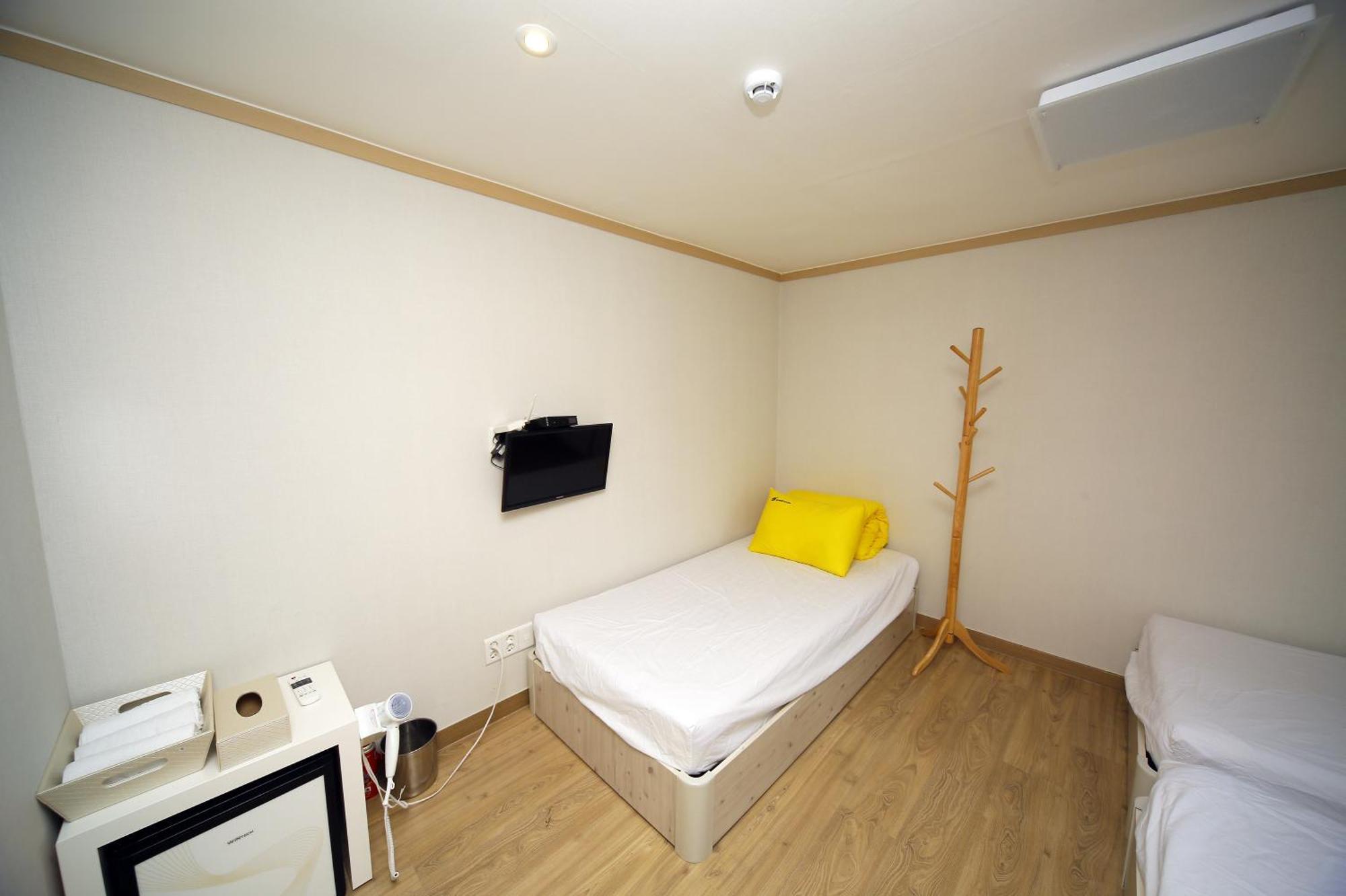 24 Guesthouse Kyunghee University Сеул Номер фото